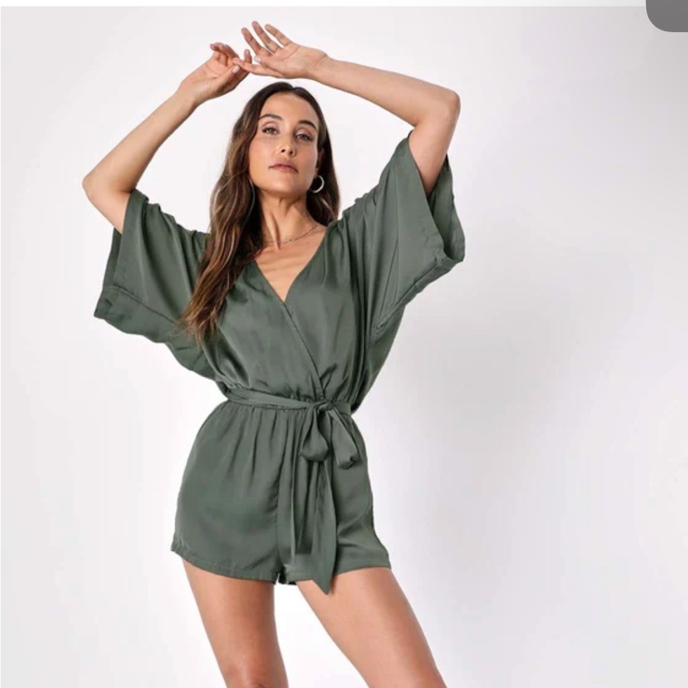 Lulus like new olive romper